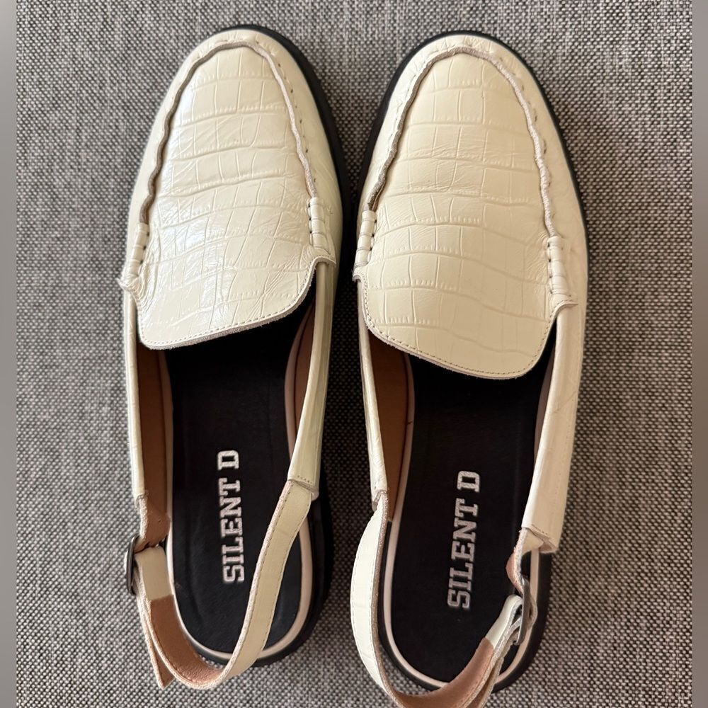 Cream Silent D Women’s Loafers, Like New, Size 10